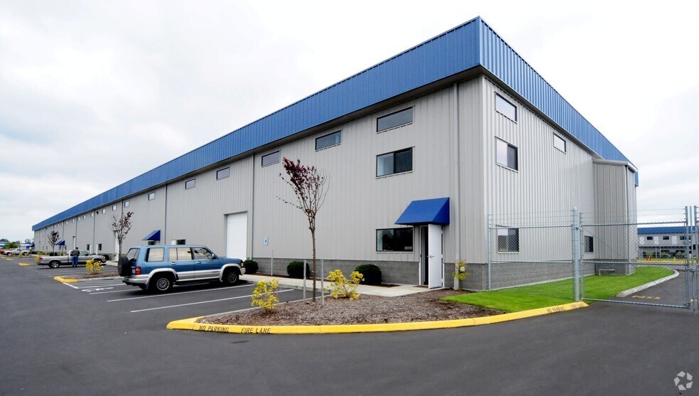 More Photos Of 9800 29th Ave W, Everett Airplane Hangar For Lease