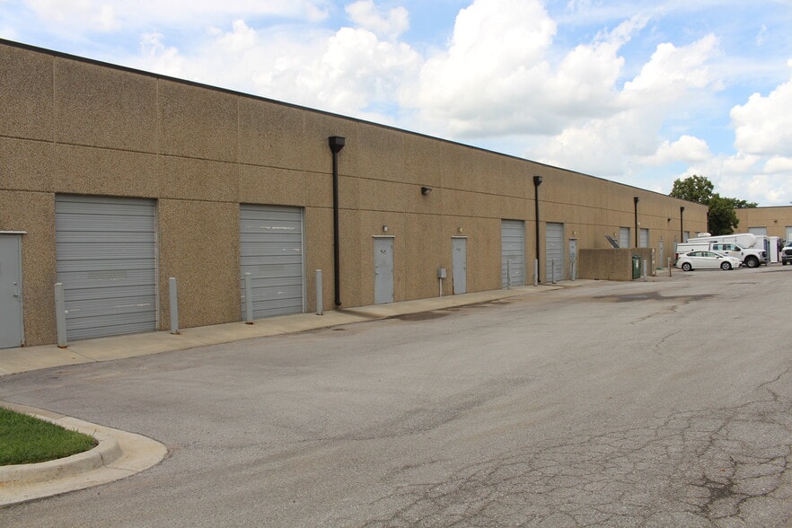 More Photos Of 14631-14651 W 95th St, Lenexa Unknown For Lease