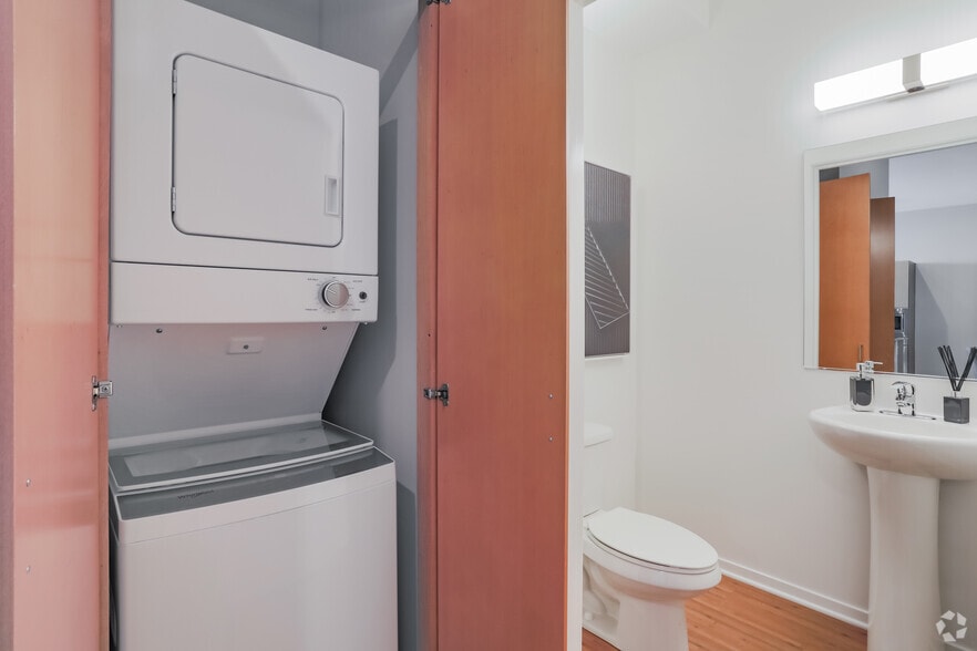 More Photos Of 200 E Illinois St, Chicago Apartments For Sale