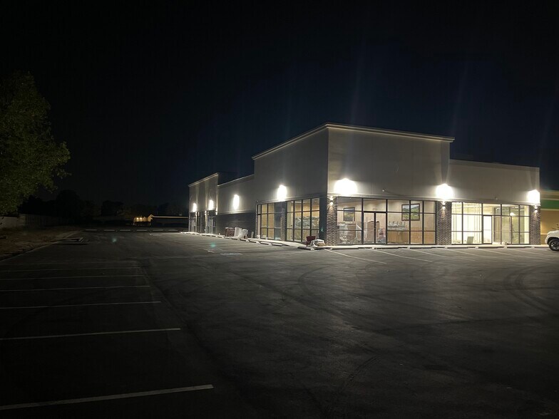 More Photos Of 2712 W Kenosha St, Broken Arrow Storefront Retail Office For Lease