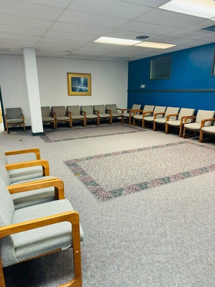 More Photos Of 2020 Central Ave, Dodge City Medical For Sale