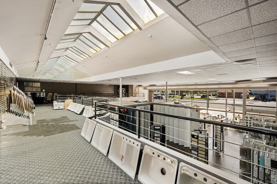 More Photos Of 1701 S State College Blvd, Anaheim Manufacturing For Sale