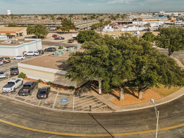 More Photos Of 809 Tower Dr, Odessa Loft Creative Space For Sale