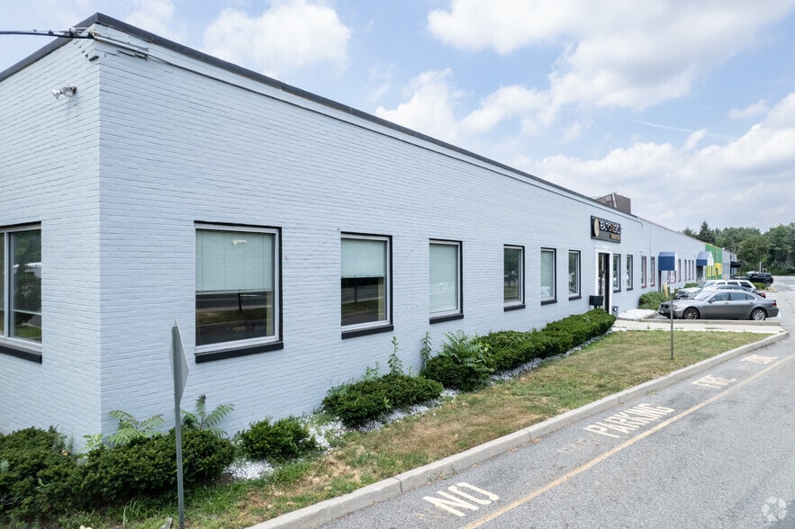 Primary Photo Of 49 E Midland Ave, Paramus Showroom For Lease