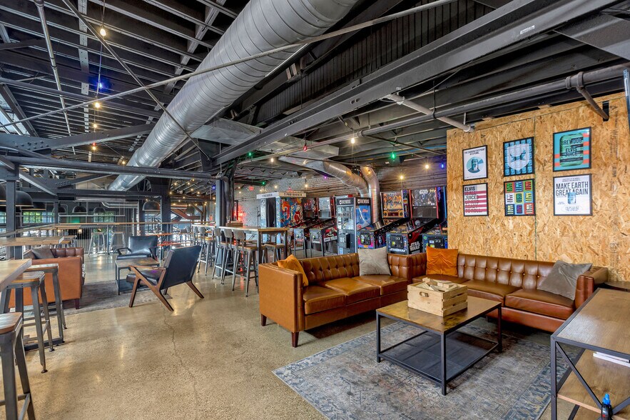 More Photos Of 316-320 Reading Rd, Cincinnati General Retail For Lease