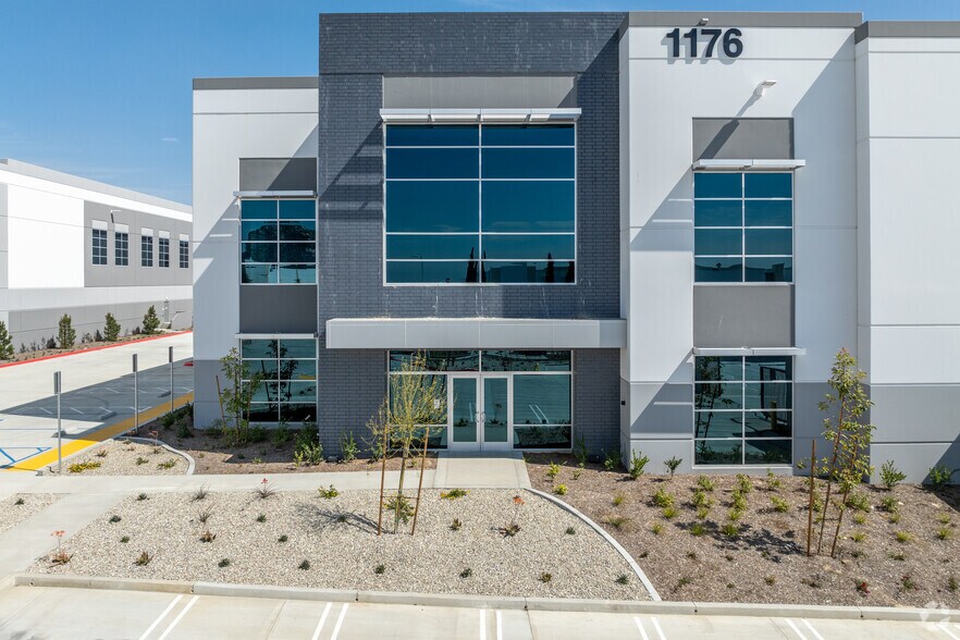 More Photos Of 12340 Agua Mansa Rd, Jurupa Valley Distribution For Lease