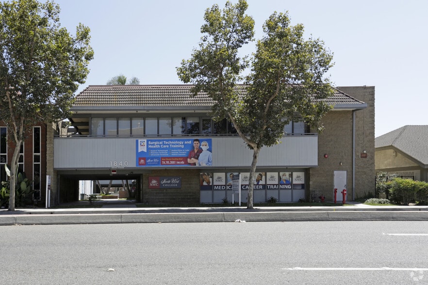 More Photos Of 1840 E 17th St, Santa Ana Office For Lease