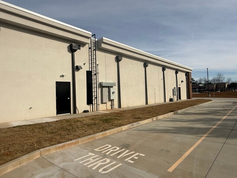 More Photos Of 92 Auburn Gate Ln, Auburn Convenience Store For Lease