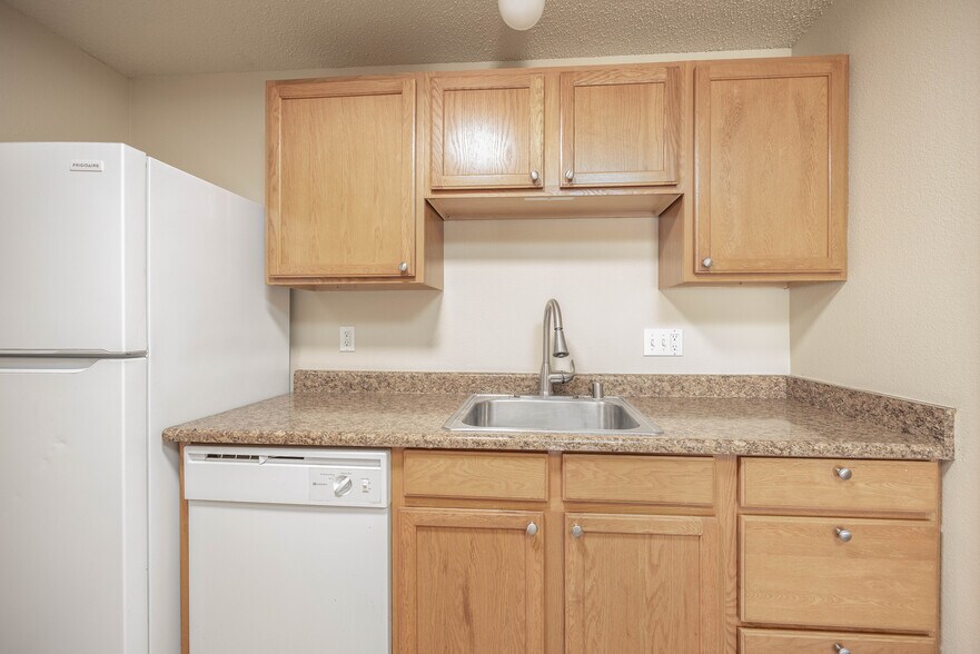 More Photos Of 1100-1105 S Pearl St, Centralia Apartments For Sale