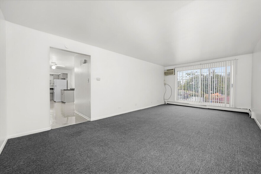 More Photos Of 1049 W Vermont Ave, Calumet Park Apartments For Sale