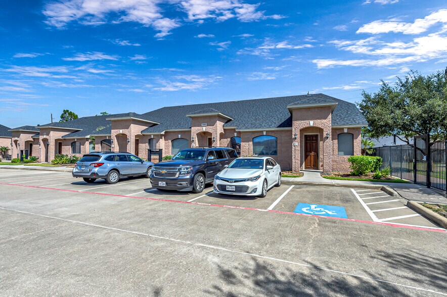 More Photos Of 1846 Snake River Rd, Katy Medical For Lease