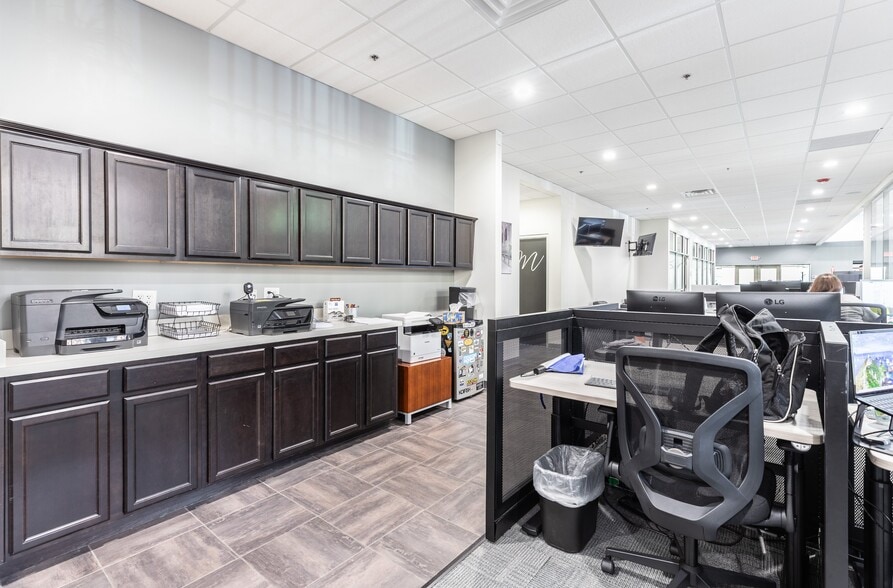 More Photos Of 225-227 Main St, Evansville Office For Lease