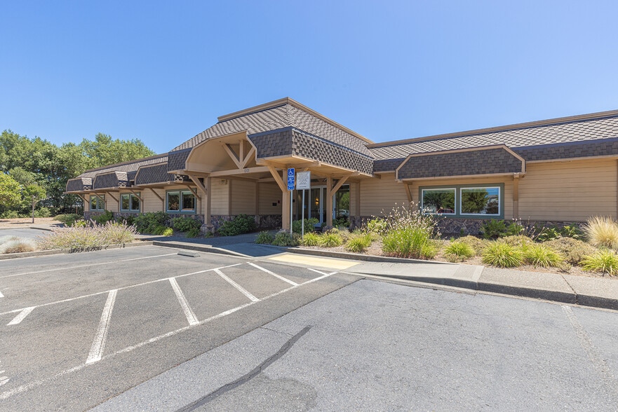 More Photos Of 1101 Vintage Ave, Saint Helena Office For Sale