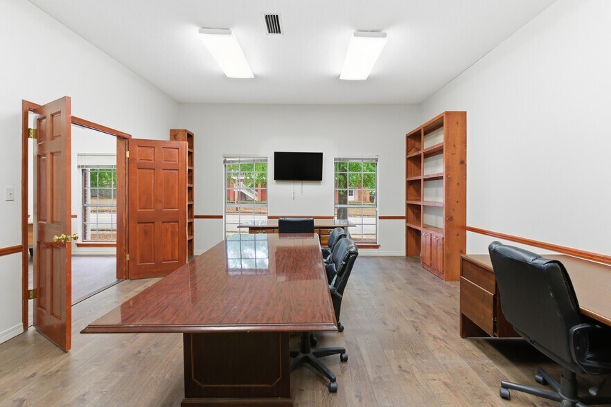 More Photos Of 723 Hardy St, Hattiesburg Office For Sale