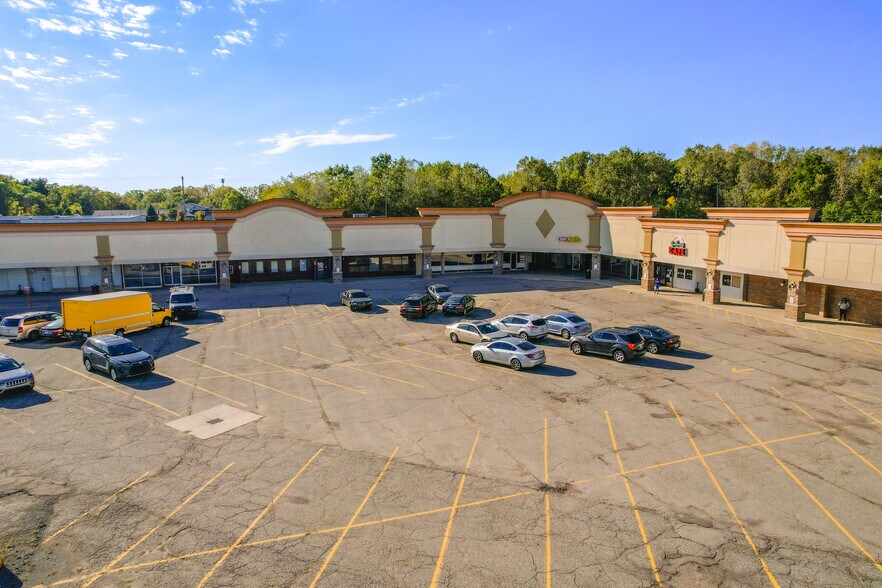 More Photos Of 3222 S Martin Luther King Jr Blvd, Lansing Unknown For Lease