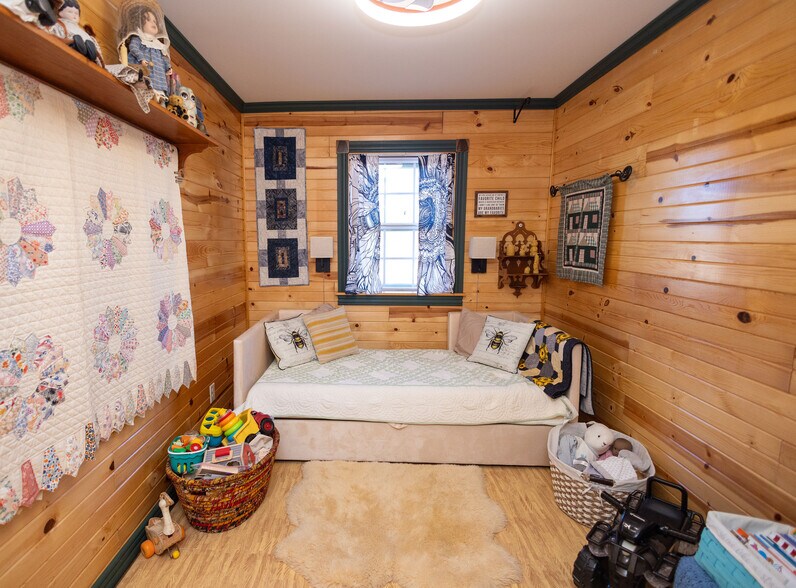 More Photos Of 6209 Cassidy Rd, Mineral Point Light Manufacturing For Sale