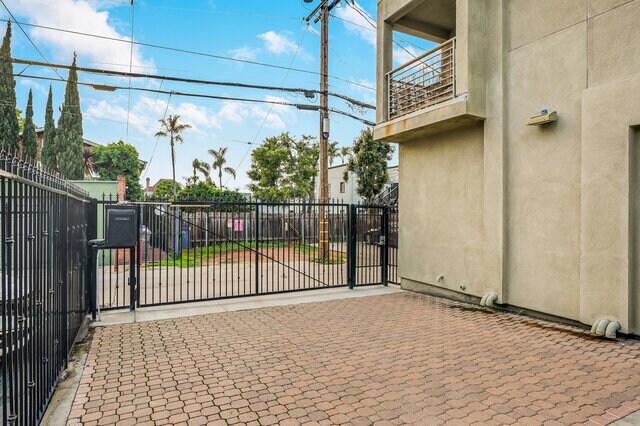 More Photos Of 3574 4th Ave, San Diego Apartments For Sale