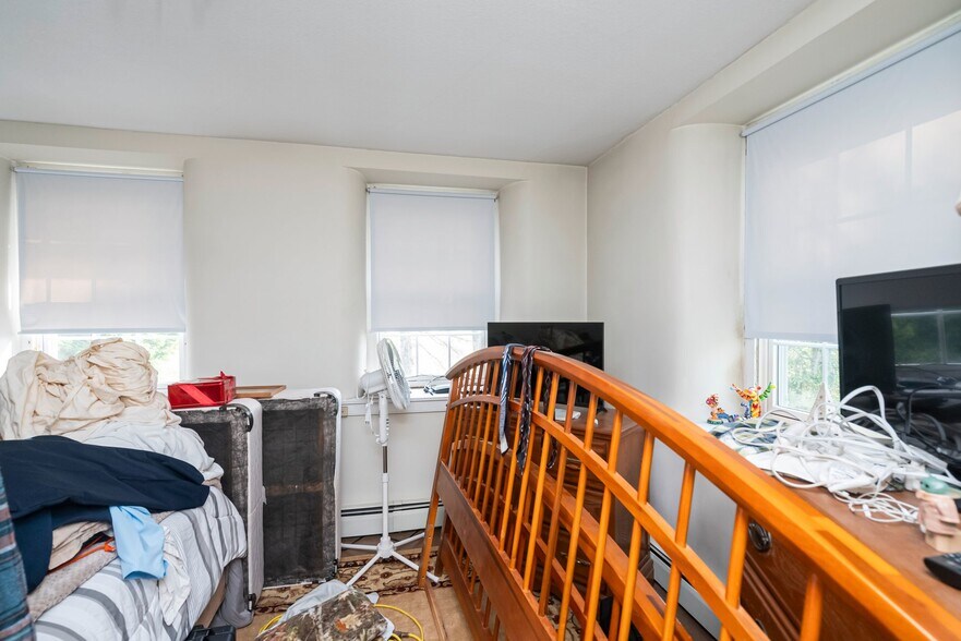 More Photos Of 1112 W Bridge St, Spring City Warehouse For Sale