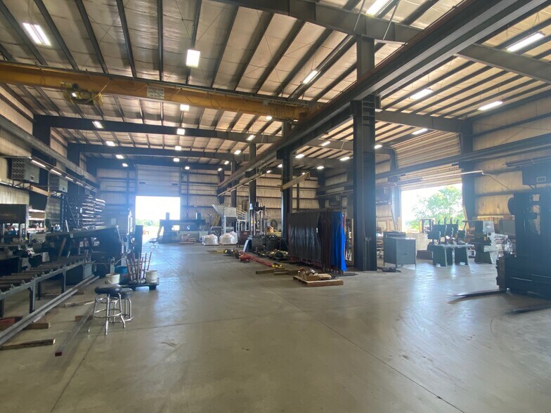 More Photos Of 420 W Main St, Coleman Industrial For Sale