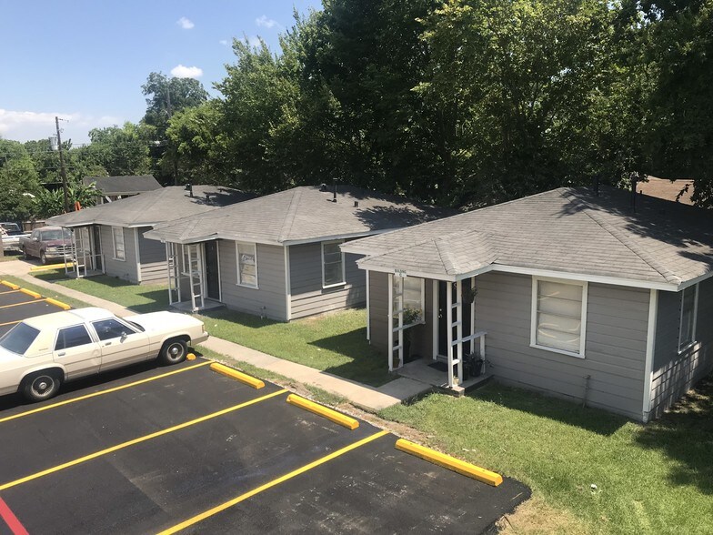 More Photos Of 2718 Violet St, Pasadena Apartments For Sale