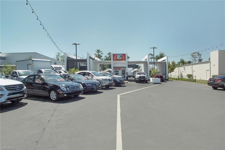 More Photos Of 16070 S Tamiami Trl, Fort Myers Auto Dealership For Sale