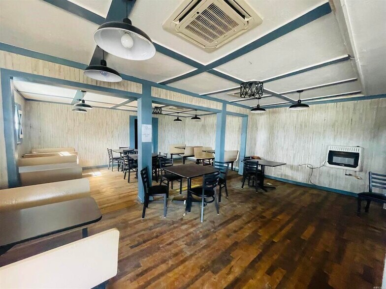 More Photos Of 7649 Batesville, Pleasant Plains Restaurant For Sale