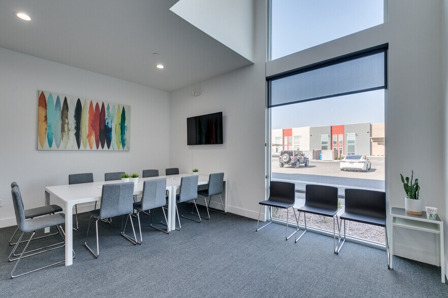 More Photos Of 7318 W Post Rd, Las Vegas Loft Creative Space For Sale