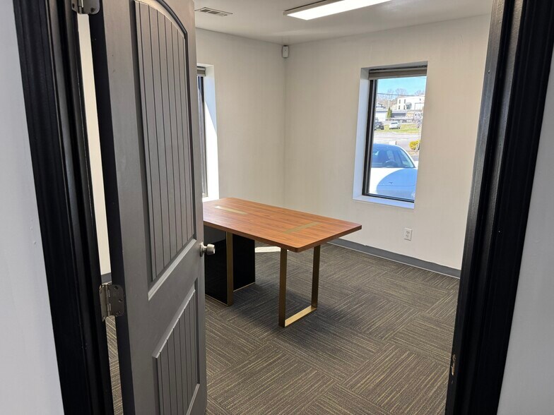 More Photos Of 2029 Brookside Ln, Kingsport Industrial For Sale