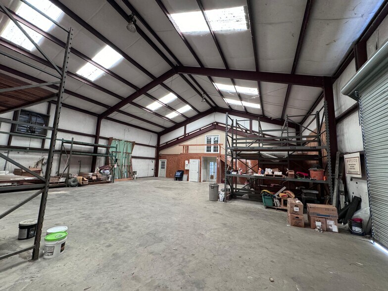 More Photos Of 1004 Spring Cypress Rd, Spring Showroom For Sale