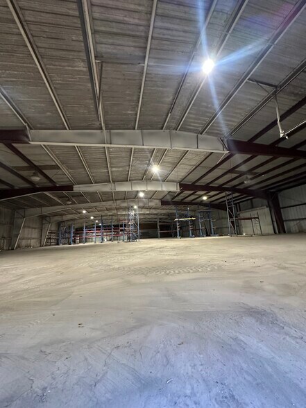 More Photos Of 1125 9th Ave E, Bradenton Warehouse For Sale