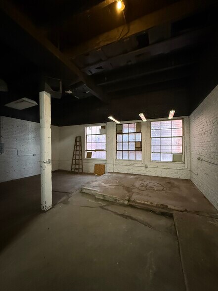 More Photos Of 48 S Summit St, Akron Warehouse For Lease