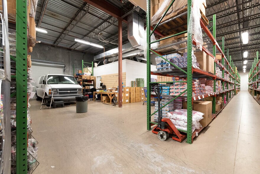 More Photos Of 585 105th Ave N, West Palm Beach Light Distribution For Lease