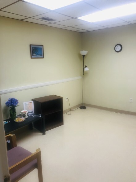 More Photos Of 137 S Montgomery Ave, Boyertown Office For Lease