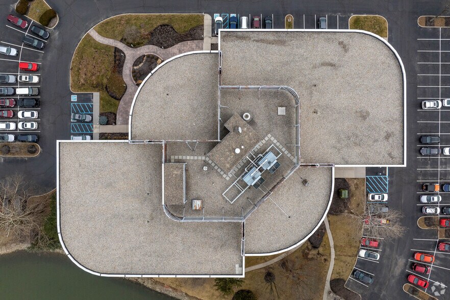 More Photos Of 3905 Vincennes Rd, Indianapolis Office For Lease