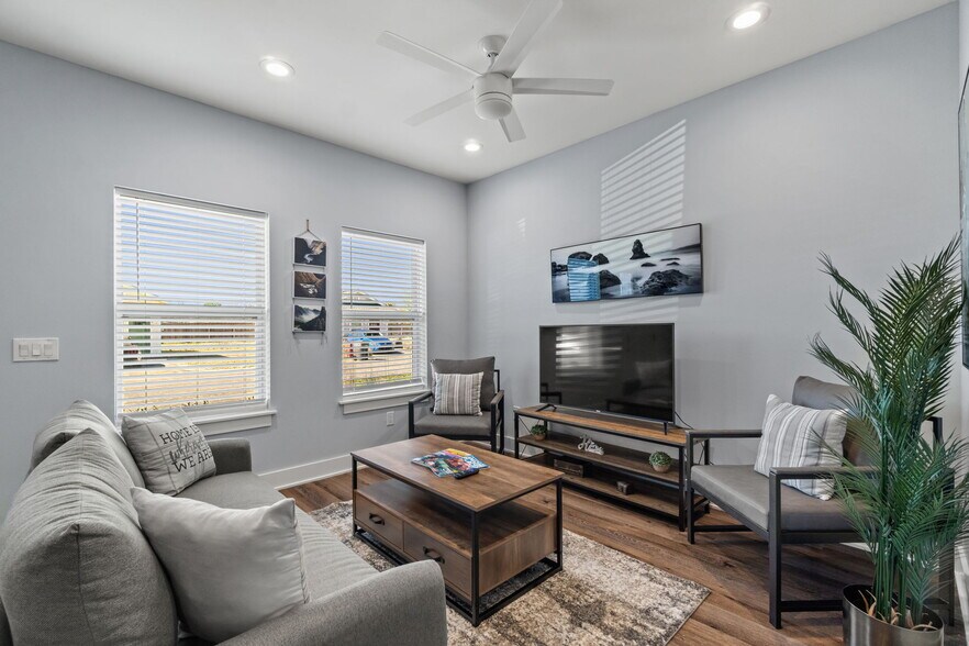 More Photos Of 2906 Sarah Jean Ct, Panama City Manufactured Housing Mobile Home Park For Sale