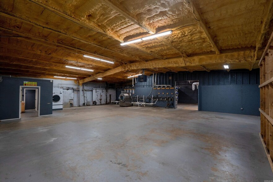 More Photos Of 119 Gemar, Pangburn Industrial For Sale