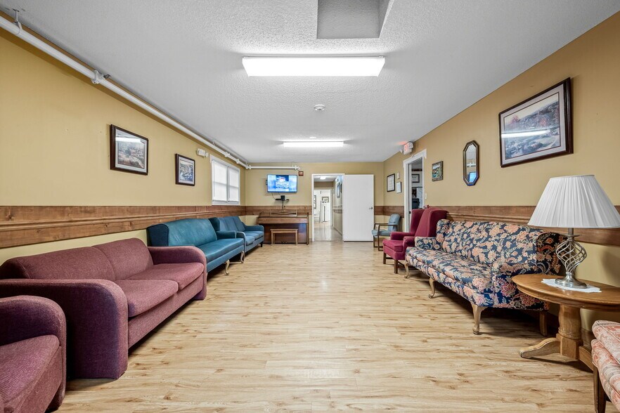 More Photos Of 345 Garfield St, McMinnville Assisted Living For Sale