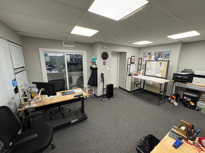 More Photos Of 483 Conarroe St, Philadelphia Warehouse For Lease