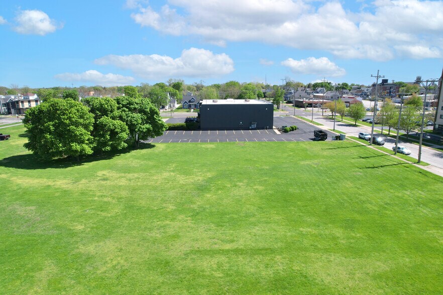 More Photos Of 419 E Market St, Sandusky Hotel For Sale