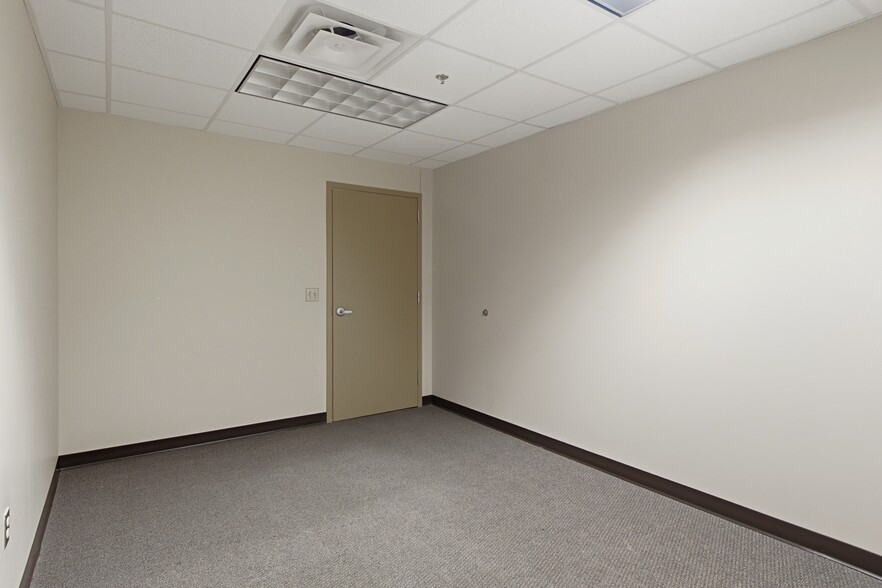 More Photos Of 421 Main St, Franklin Storefront Retail Office For Lease