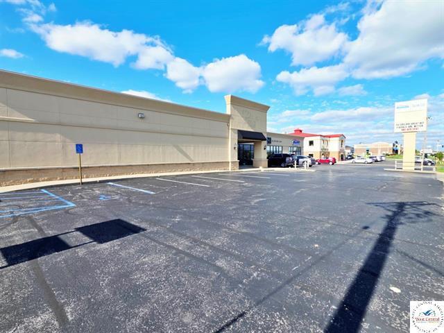 More Photos Of 770 Winchester Dr, Sedalia General Retail For Sale