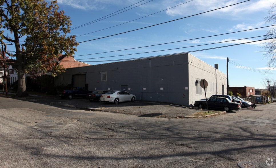 More Photos Of 901 Evarts St NE, Washington Warehouse For Lease