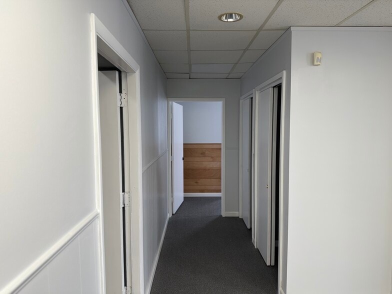 More Photos Of 6040-6058 Executive Blvd, Huber Heights Light Distribution For Lease