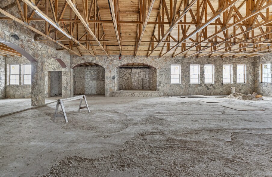 More Photos Of 24116 W Interstate 10, San Antonio General Retail For Sale
