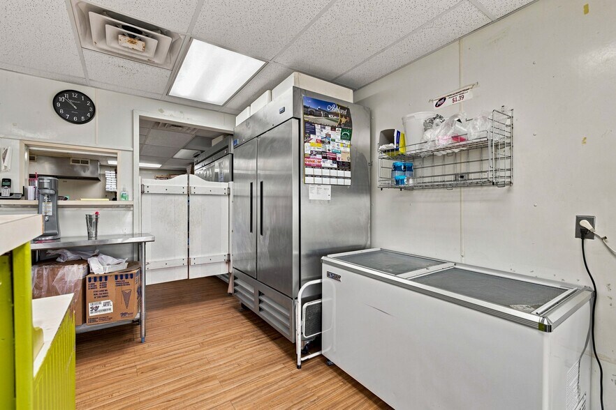More Photos Of 547 E Main St, Ashland Restaurant For Sale