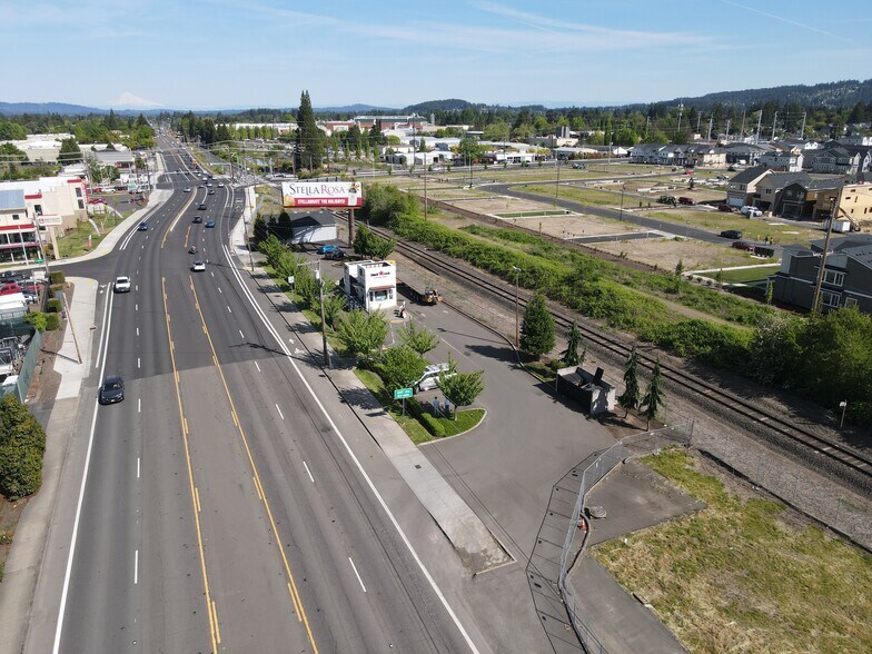 More Photos Of 21150 SW Tualatin Valley Hwy, Beaverton General Retail For Sale