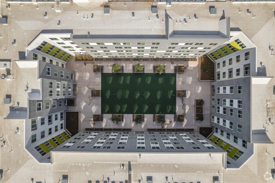 More Photos Of 2112-2116 E 1st St, Santa Ana Apartments For Lease