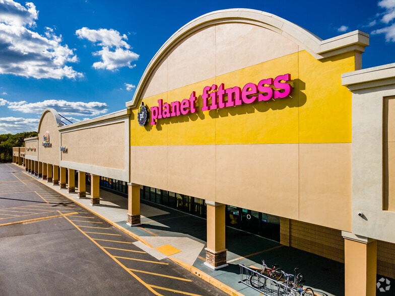 More Photos Of 2526 E Bearss Ave, Tampa Unknown For Lease