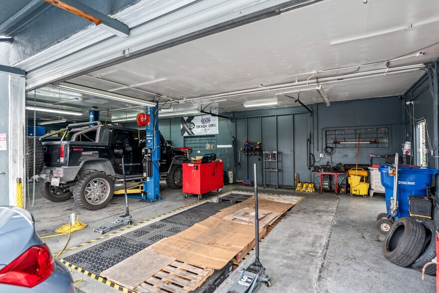 More Photos Of 2068 Winchester Blvd, Campbell Auto Repair For Sale