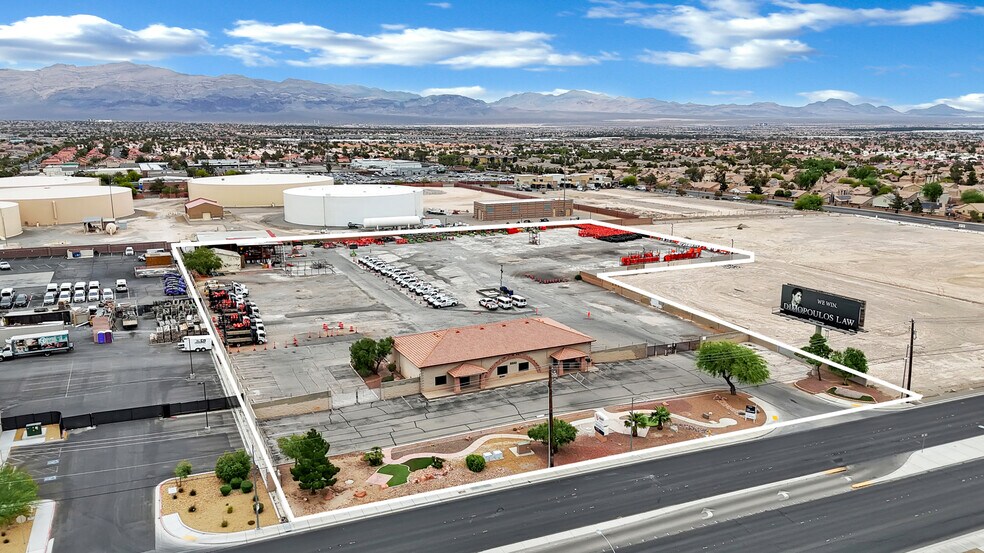 More Photos Of 2222 W Cheyenne Ave, North Las Vegas Freestanding For Lease